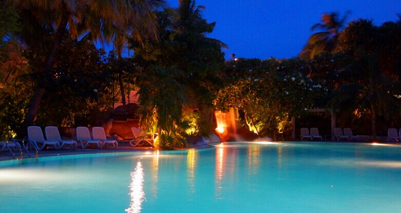 库拉玛蒂岛夜景图片