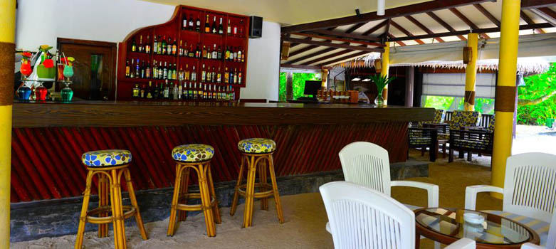白雅湖岛椰子树酒吧（The Coconut Bar）